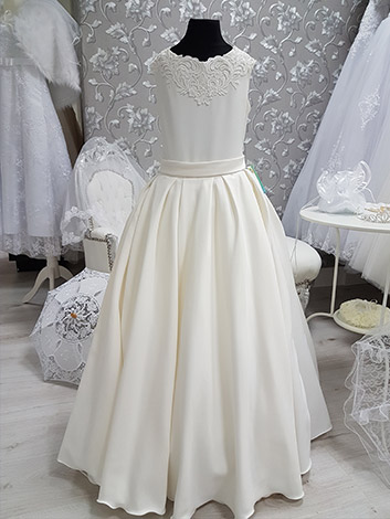 Communion dress image